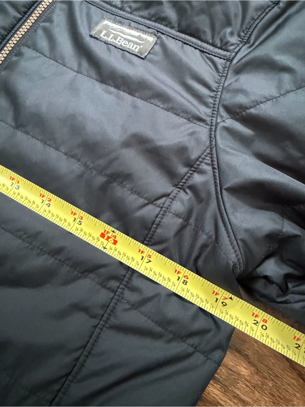 L.L.Bean Women's Black Fitted Mountain Classic Puffer Jacket Size Small - Picture 4 of 8